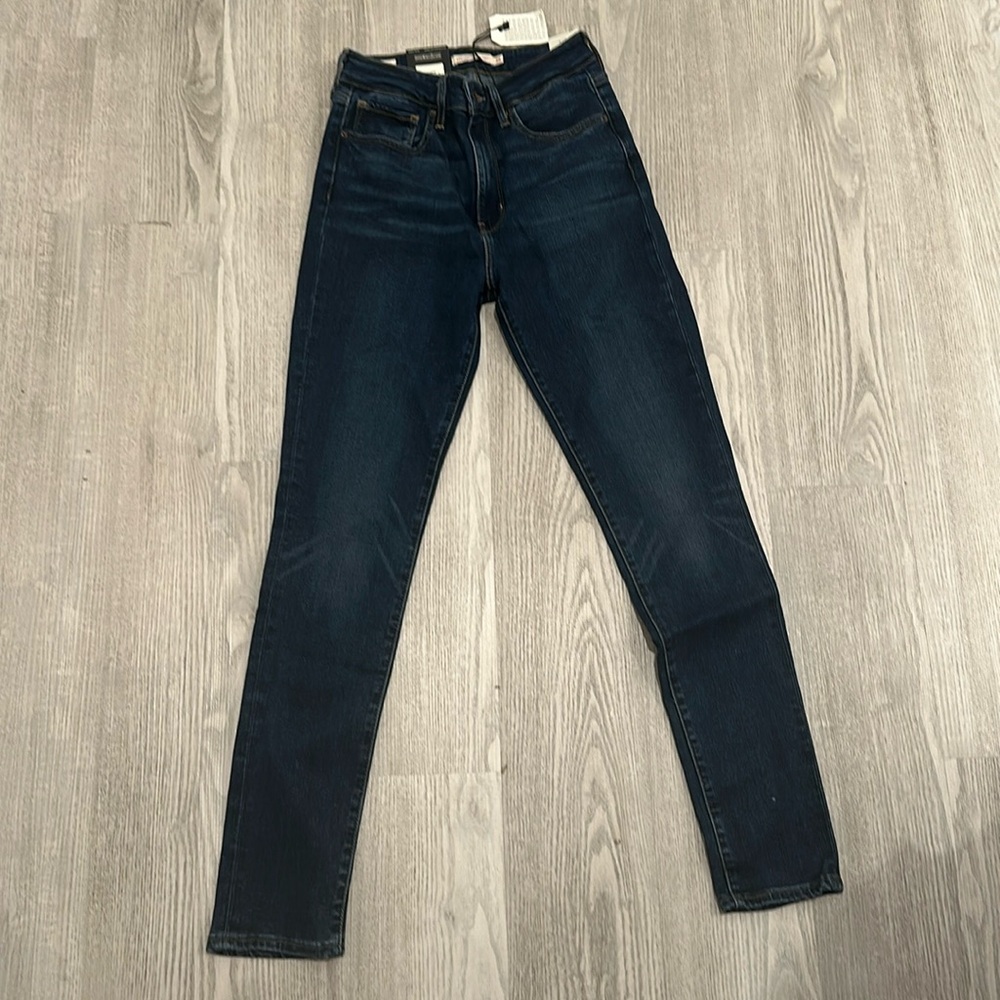 NWT Levi’s High Rise Skinny Jeans